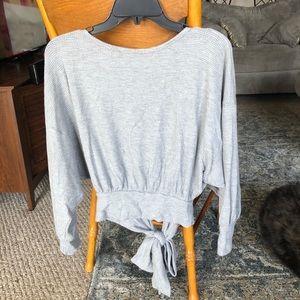 BNWT gray thermal tie-back top